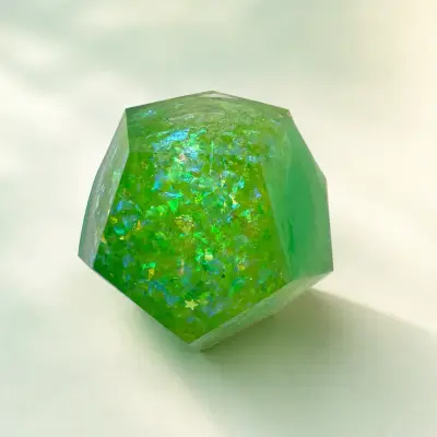 Dekorace z pryskyřice - pohyblivé jádro, šestihran