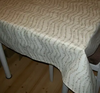ZLATÉ NOTY NA VANILKOVÉ - UBRUS